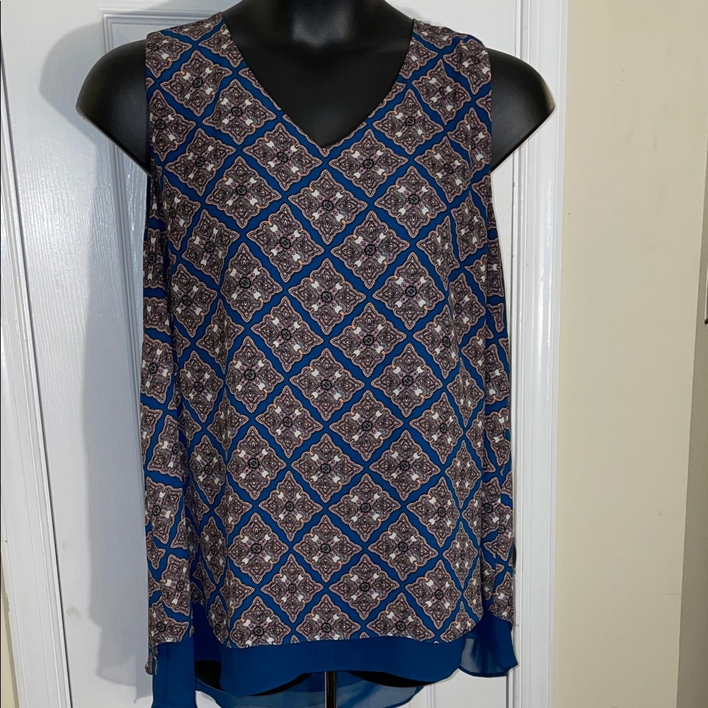 Elegant Blue Geometric Blouse